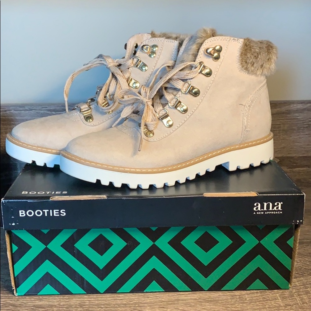 A.N.A: memory foam booties